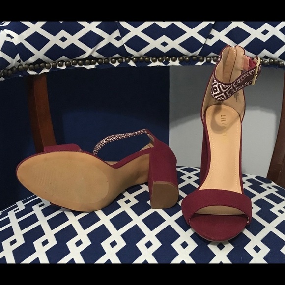 Maroon white burgundy aztec canvas ankle strap chunky sandal heels Sz 10 - Picture 2 of 5